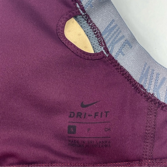 NIKE Women Pro Indy Logo Crisscrossing Back Elastic Straps Sports Bra Size Small - Picture 4 of 6